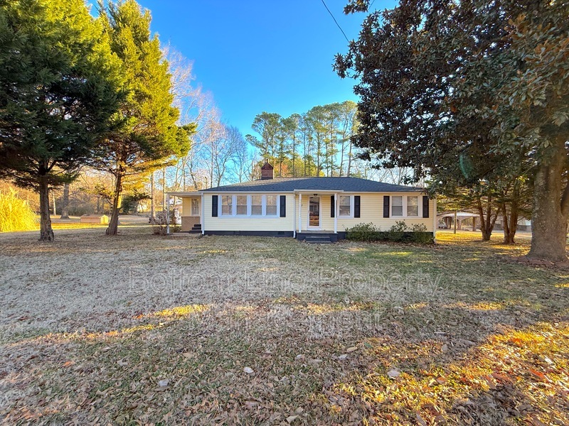 Mt Holly House: 117 Trexler Ave