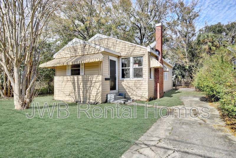 Jacksonville House: 1171 12th St W