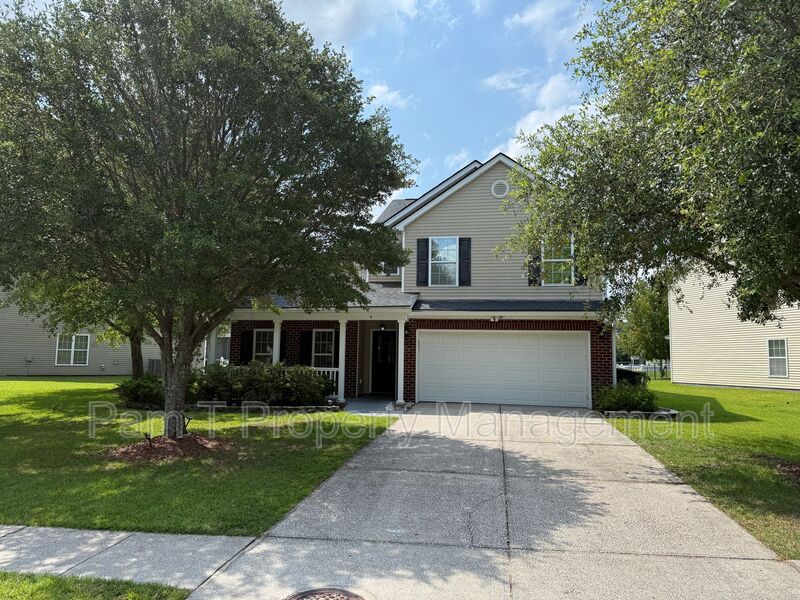 Pooler House: 4 Bainbridge Way