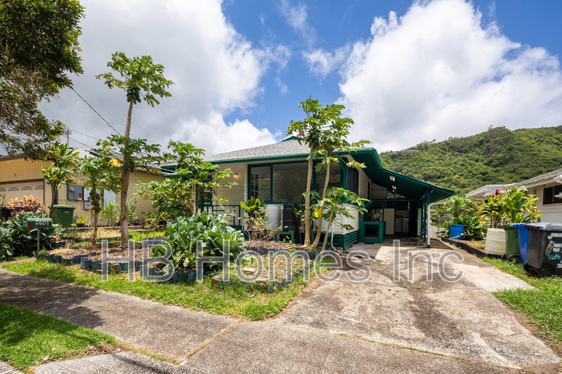 Honolulu House: 2601 Myrtle Street Front Unit
