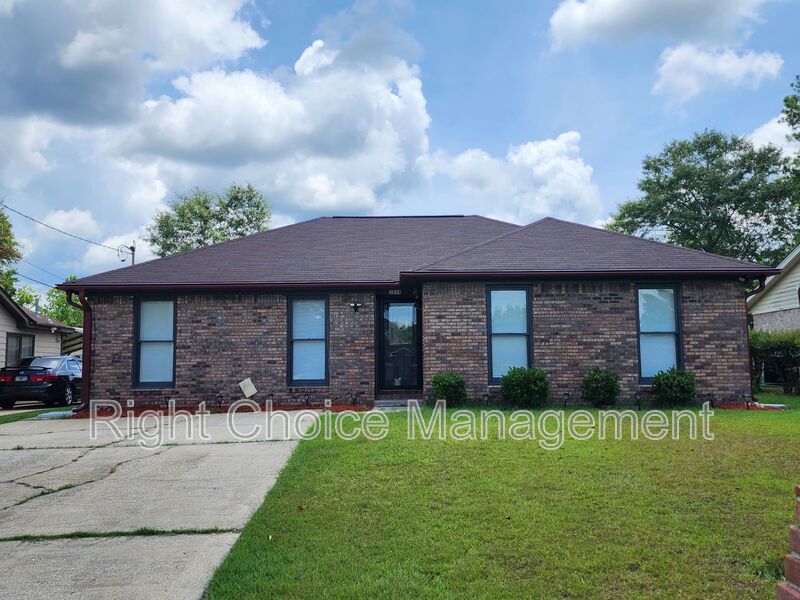 Columbus House: 3034 Lansing Ave