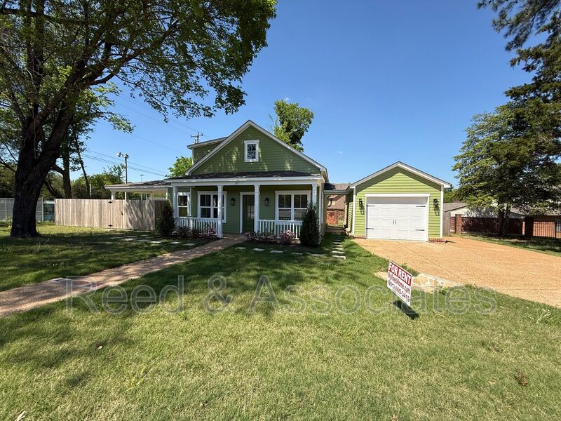 Germantown House: 1711 Miller Farms Rd