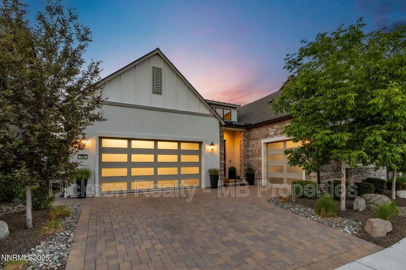 Reno House: 709 W. Pleasant Oak Trl