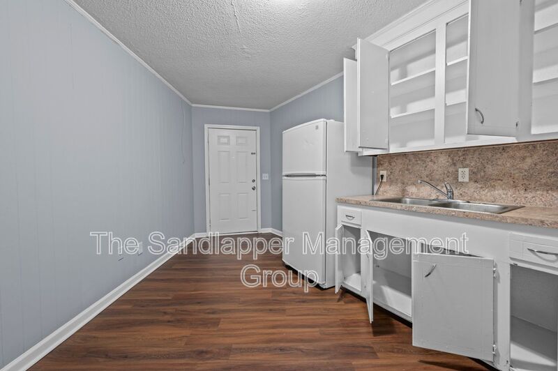N Charleston Condo: 1215 Mosstree Road