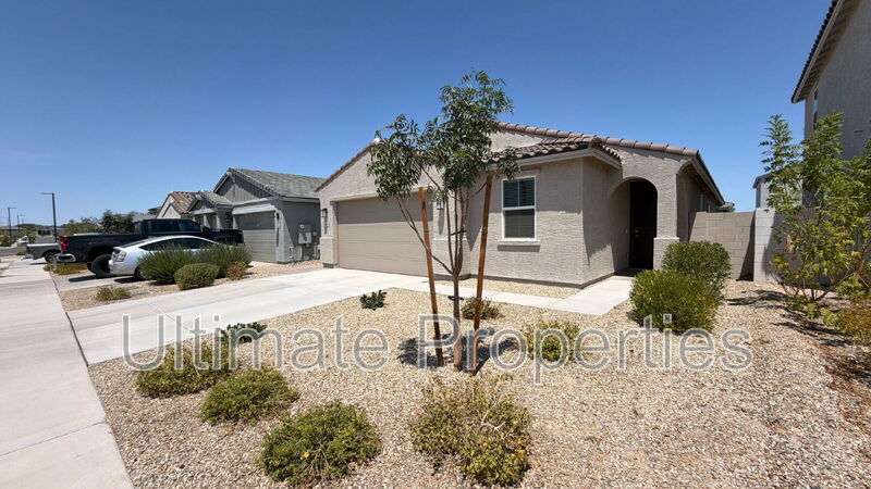 Surprise House: 18148 West Daley Lane