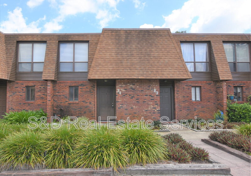 Lakeland House: 1836 N. Crystal Lake Drive