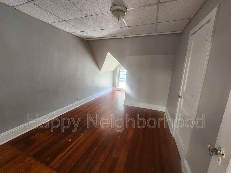 Meriden House: 130 Bradley AvenueUnit 306