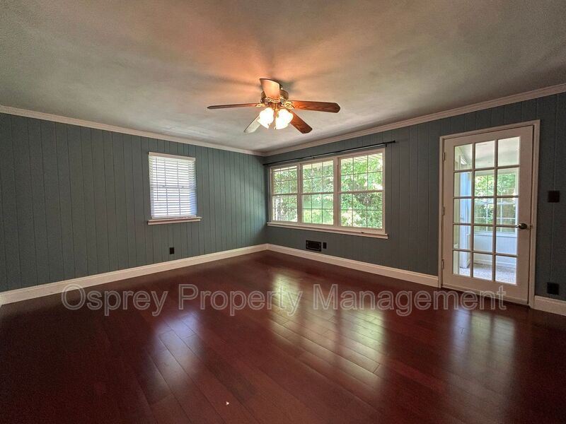 Spacious Brick Ranch Single Family Home!  - Photo 7
