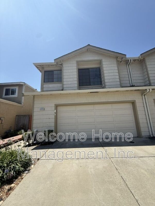 Fremont House: 34769 Comstock Common