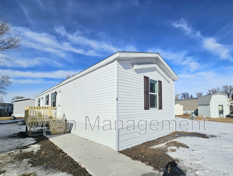 Bismarck House: 725 S 12th St