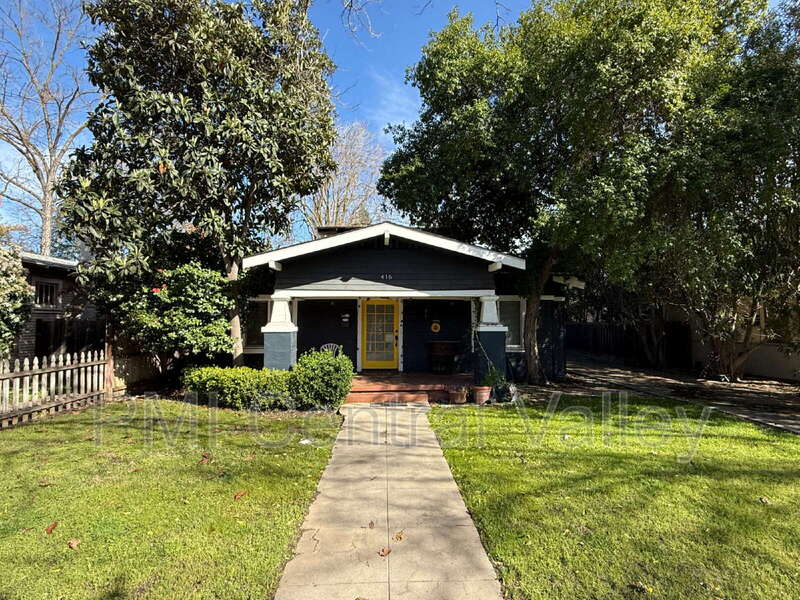 Modesto Condo: 416 Sycamore Ave