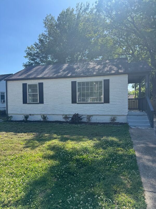 Memphis House: 297 Eastview St