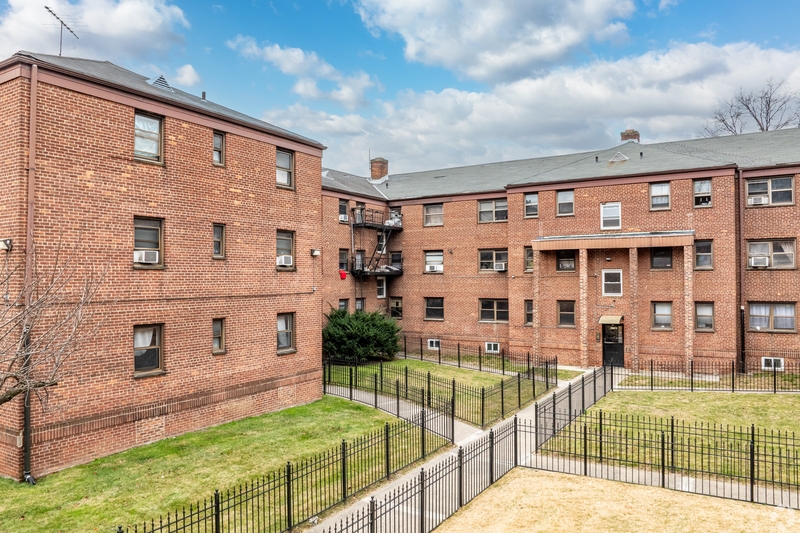 East Orange Condo: 255-271 S Harrison St - K5