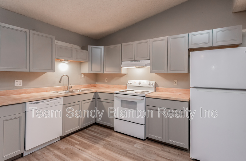 Pensacola House: 8210 Kipling St.