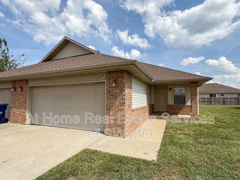 Republic Condo: 1144 N Northwood