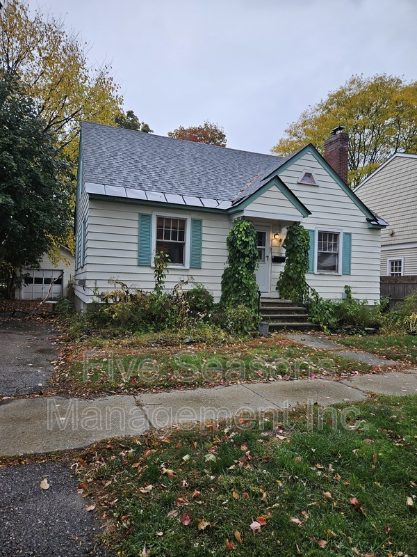 Burlington House: 65 Thibault Parkway