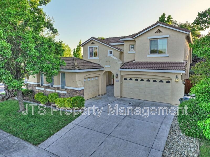 Roseville House: 2040 San Esteban Circle