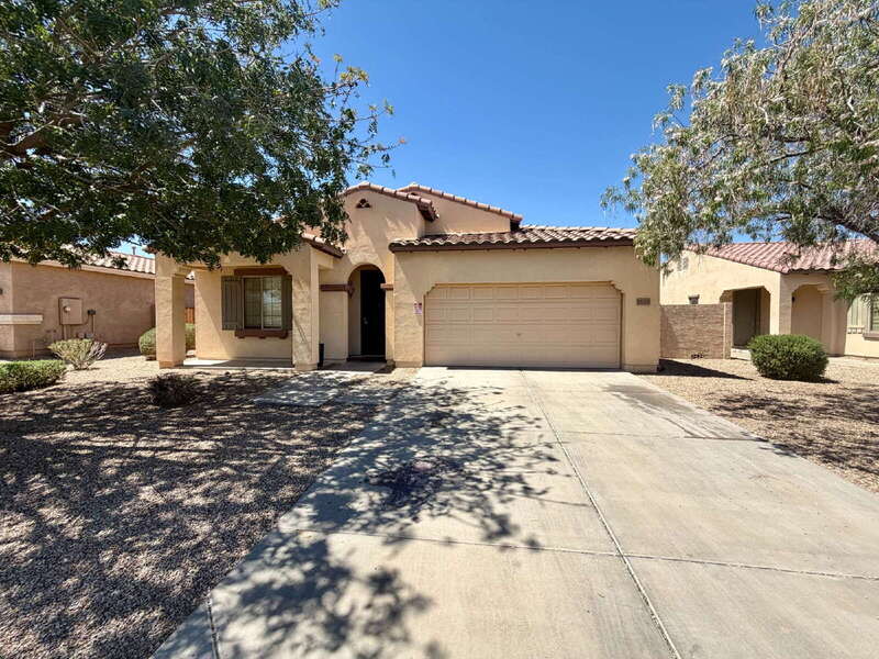 Casa Grande House: 1635 North Logan Lane