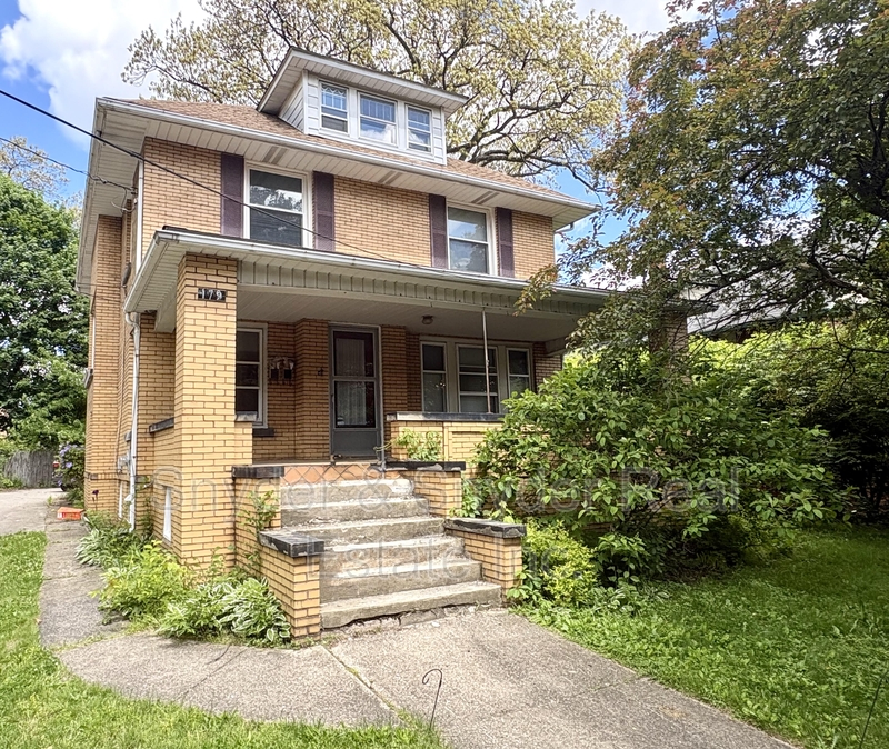Akron House: 179 Oakdale Avenue