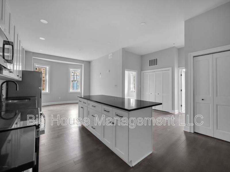 Baltimore Condo: 707 Druid Park Lake Dr