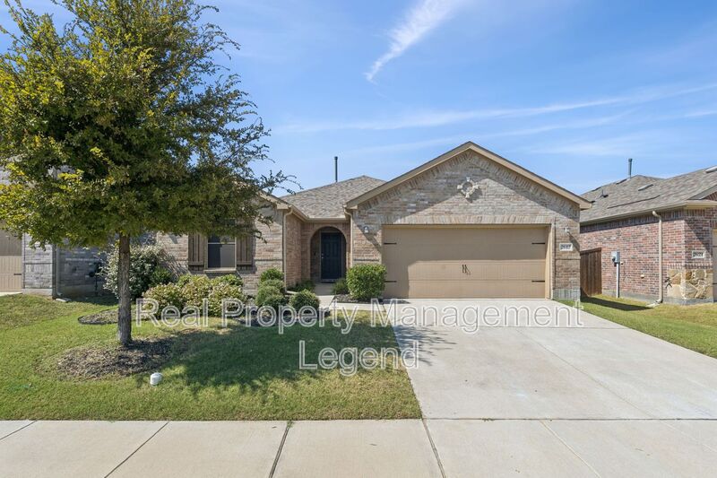 Aubrey House: 2617 Warren Ln