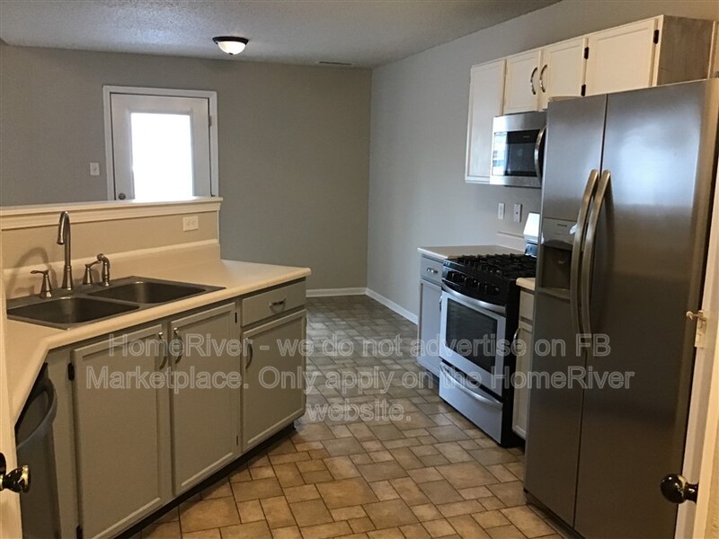 Camby House: 10945 Walnut Grv