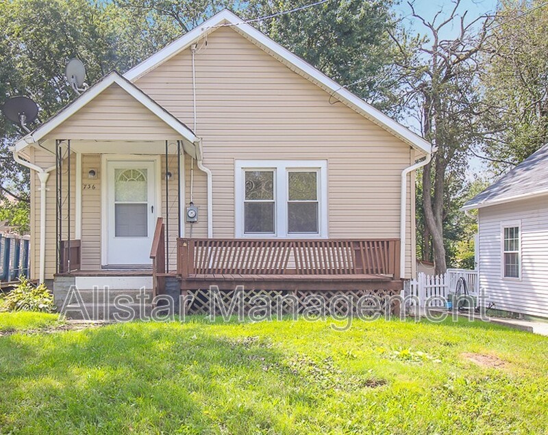 Akron House: 736 Bettes Avenue