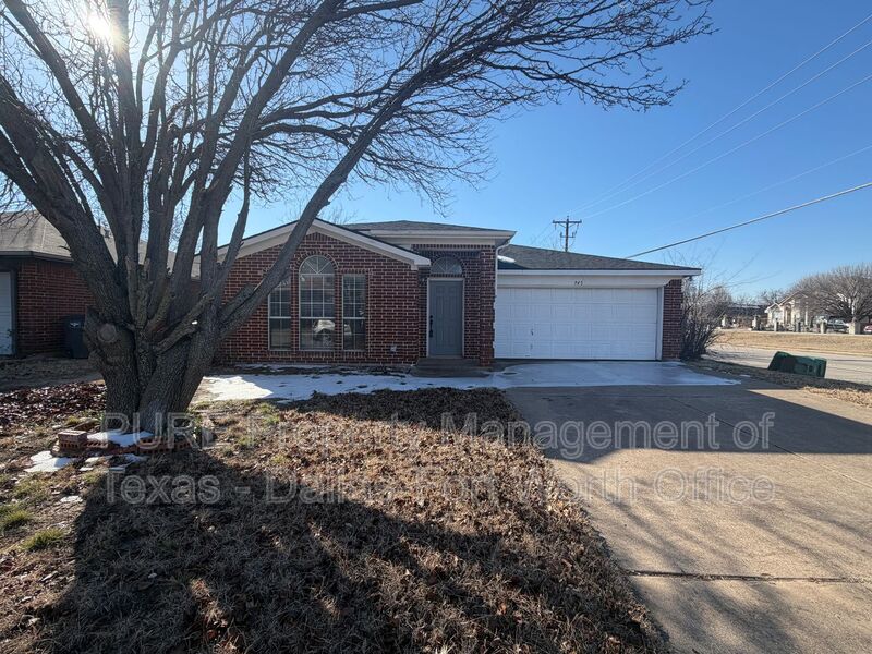 Fort Worth House: 5945 Ravenya St.