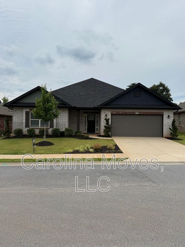 Piedmont House: 3 Bracken Woods Way
