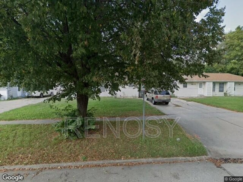 Des Moines House: 816 Hartford Ave