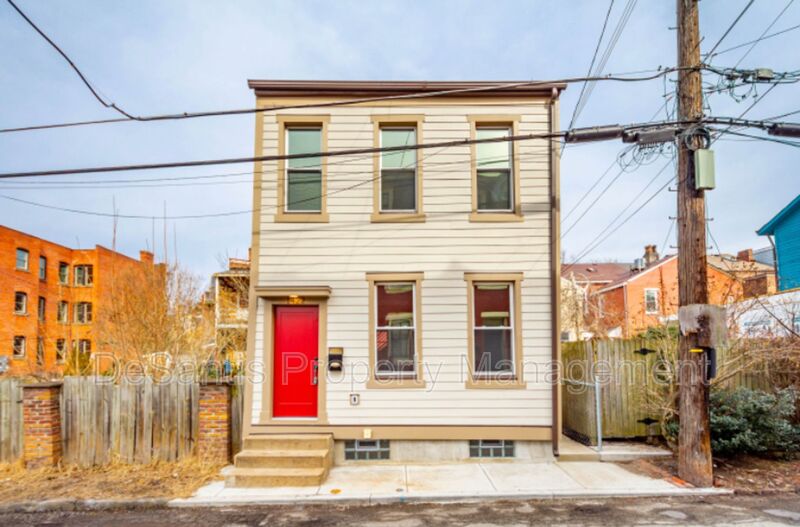 Pittsburgh House: 1422 Hamlin Street