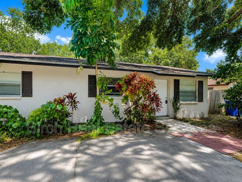 Dunedin House: 447 2nd Ave.