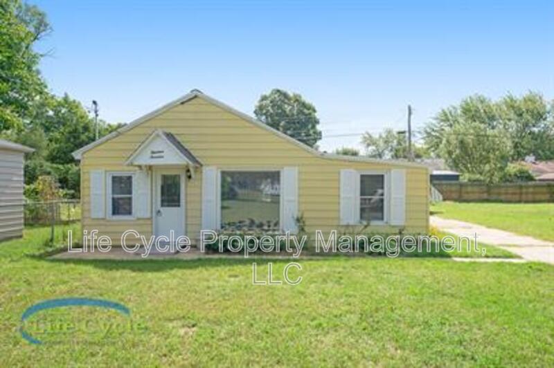 Grand Rapids House: 1314 Beechwood Street Northeast