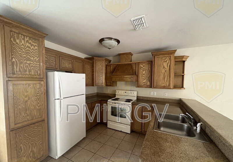 Pharr Condo: 3802 S Radisson Ave