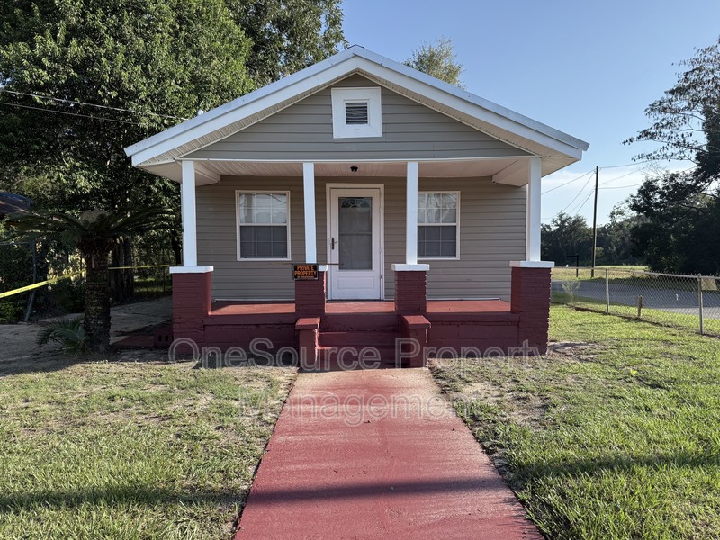 Quincy House: 1027 4th Street