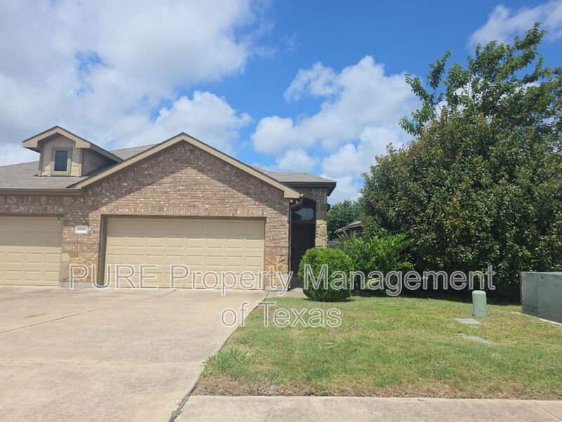 Hutto Condo: 1500 Muirfield Bend Dr.