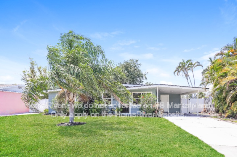 Sarasota House: 5642 New York Ave