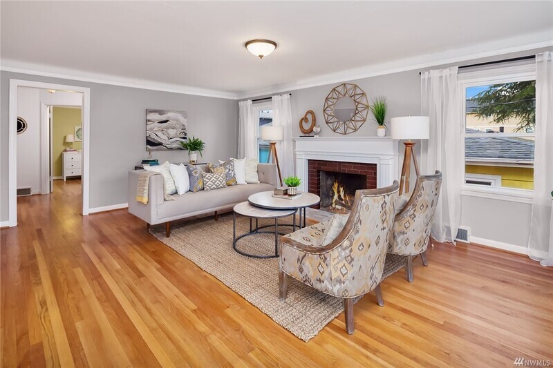 Seattle House: 655 NW 51st St