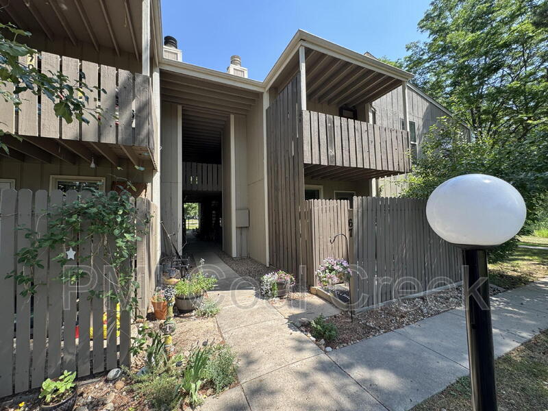 Niwot Condo: 8060 Niwot Rd