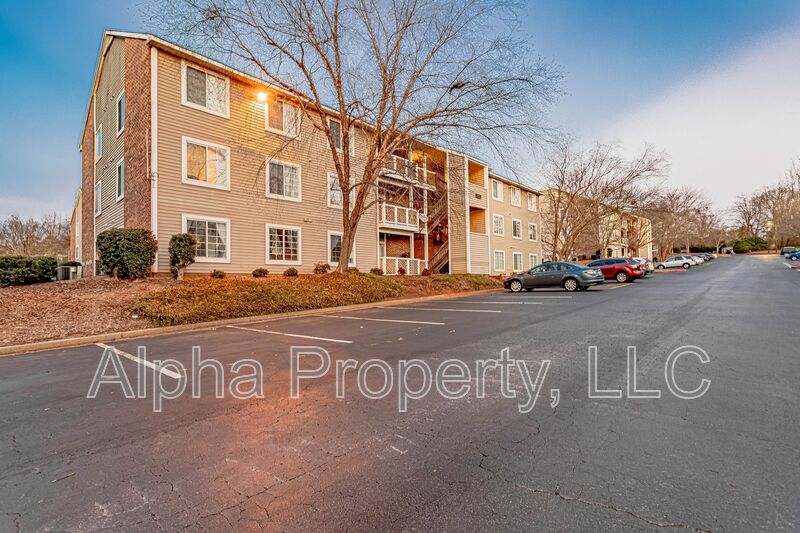 Clemson Condo: 220 Elm St