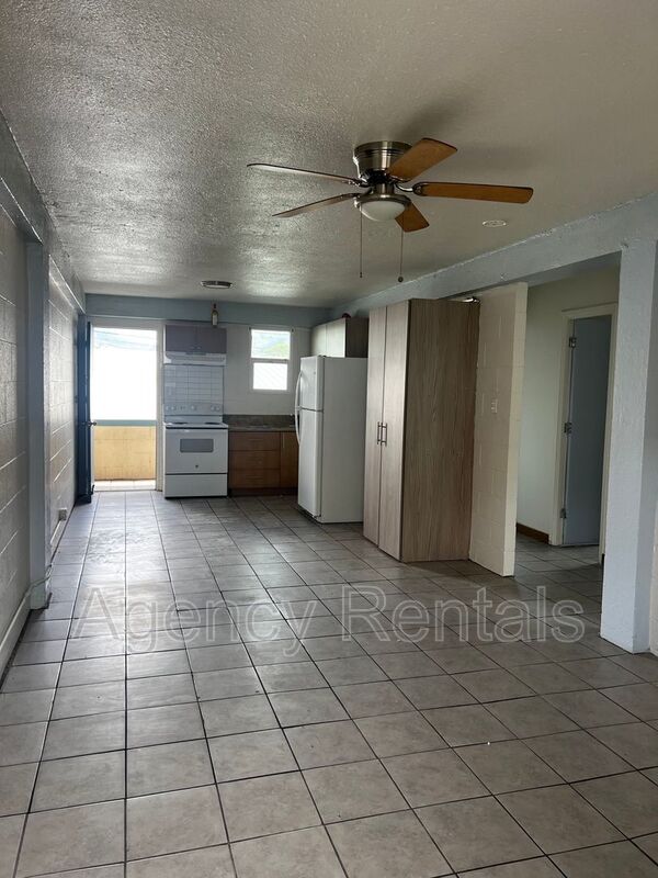Honolulu House: 938 Owen Street