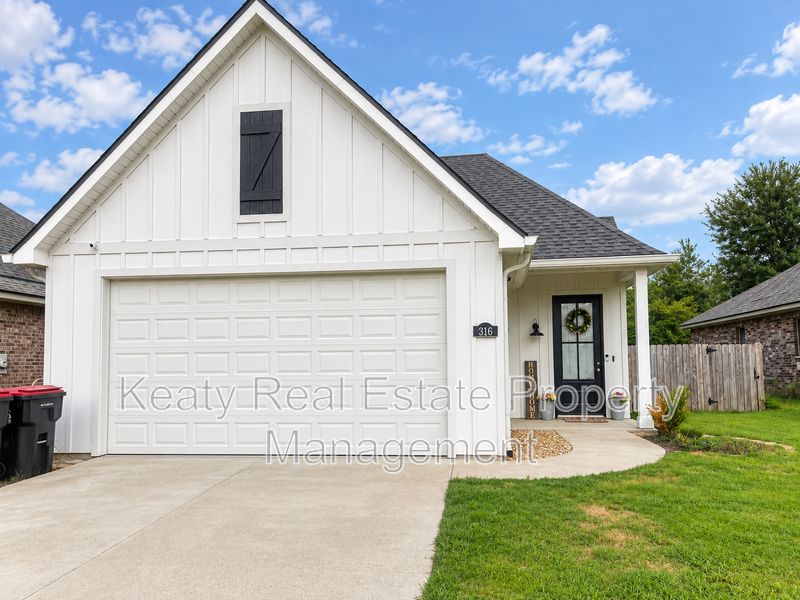 Youngsville House: 316 Adry Lane