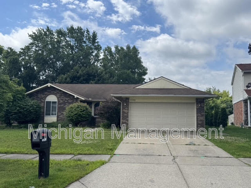 Canton House: 45299 Indian Creek Dr