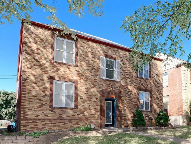 St. Louis Condo: 6953 Chippewa Street