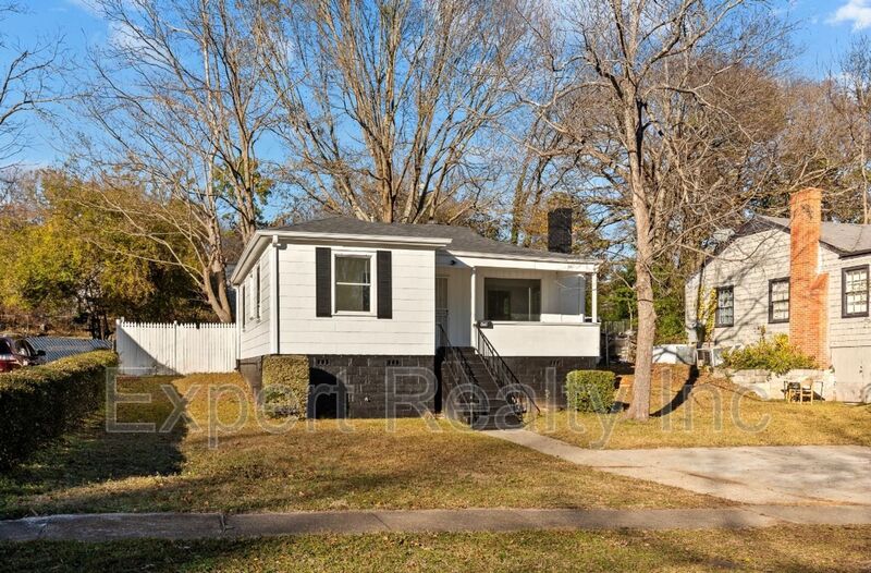 Birmingham House: 9036 Beverly Dr N