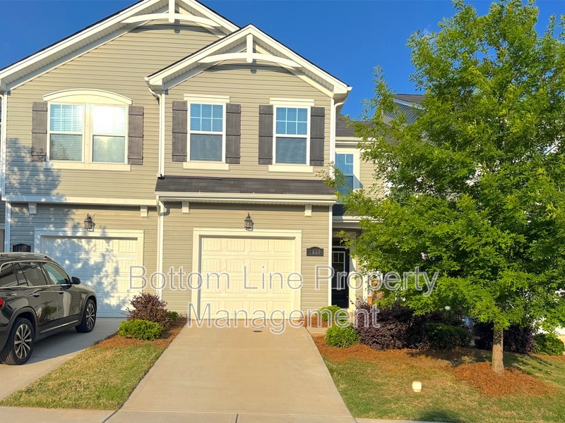 Charlotte Townhome: 1233 Bigelow St