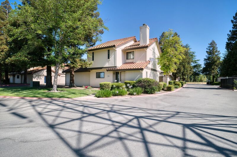 Sacramento House: 6726 Calvine Road