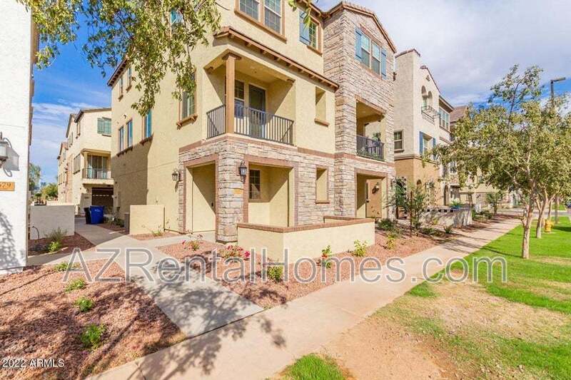 Gilbert Townhome: 1683 E Dogwood Ln