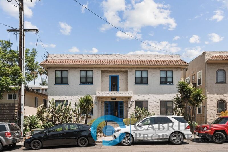 San Diego Condo: 3939 7th Ave