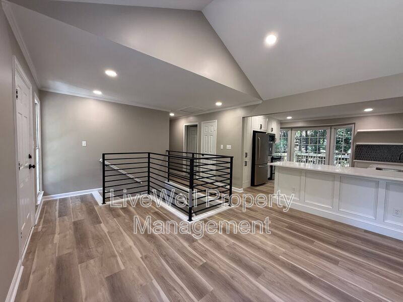 Birmingham House: 2928 Clydebank Circle